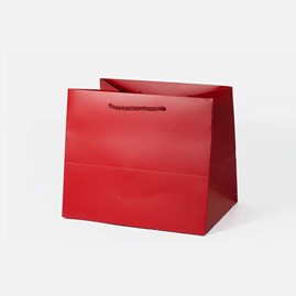 Czerwona głęboka laminowana torba papierowa na prezent 230x170x197mm z ozdobnymi uchwytami
