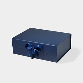 Granatowe pudełko magnetyczne 330x255x115mm ze wstążką do pakowania prezentów